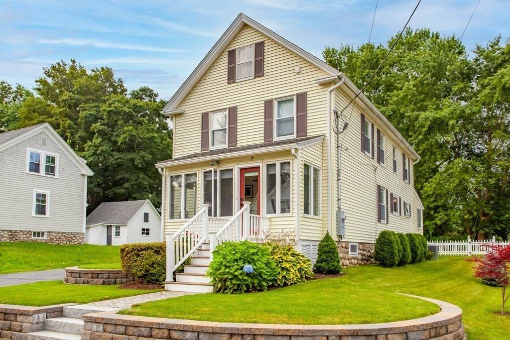 7 Adams St, Littleton, MA 01460