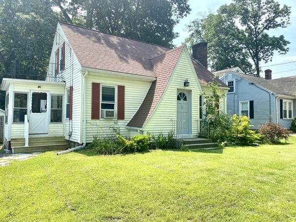 217 W Main St, Dudley, MA 01571