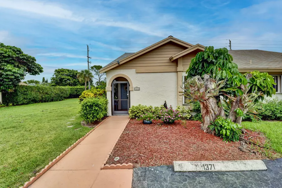 1371 NW 23rd LN, Delray Beach, FL 33445