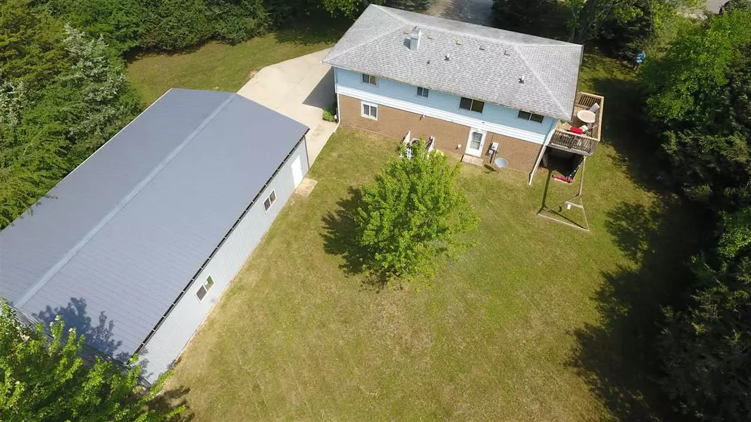 W2813 Kahl Rd, Markesan, WI 53946