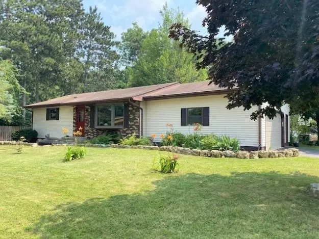 137 Berkley Blvd, Baraboo, WI 53913-9368