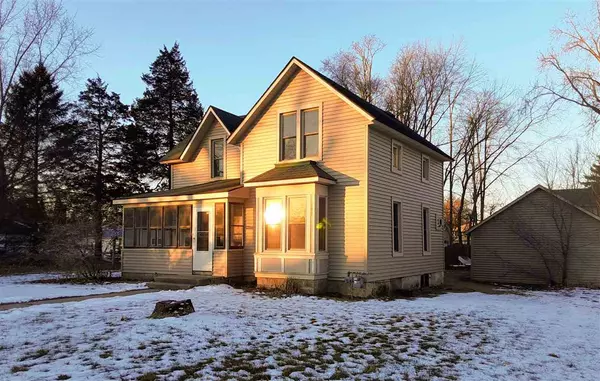 522 S Main St, Poynette, WI 53955