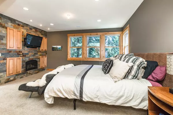 Truckee, CA 96161,11403 Skislope Way