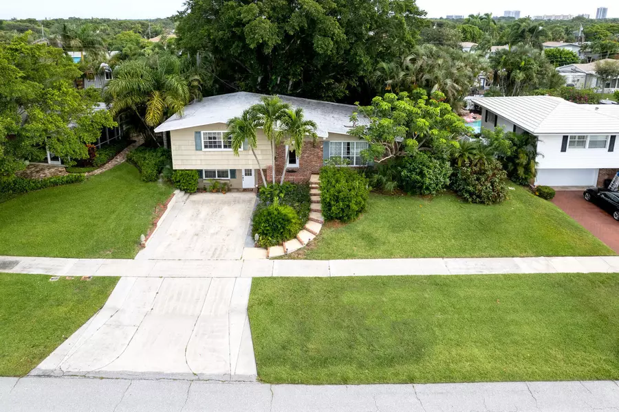 517 Anchorage DR, North Palm Beach, FL 33408