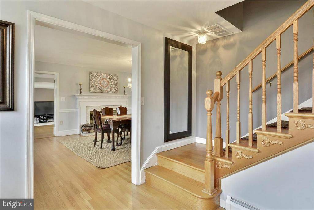 Fairfax, VA 22033,11641 PINE TREE DR