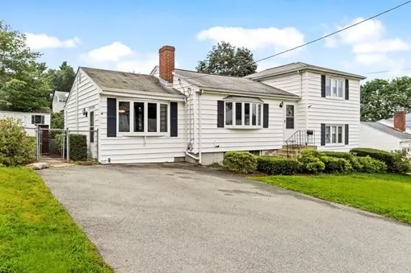 40 Rose Way, Holbrook, MA 02343