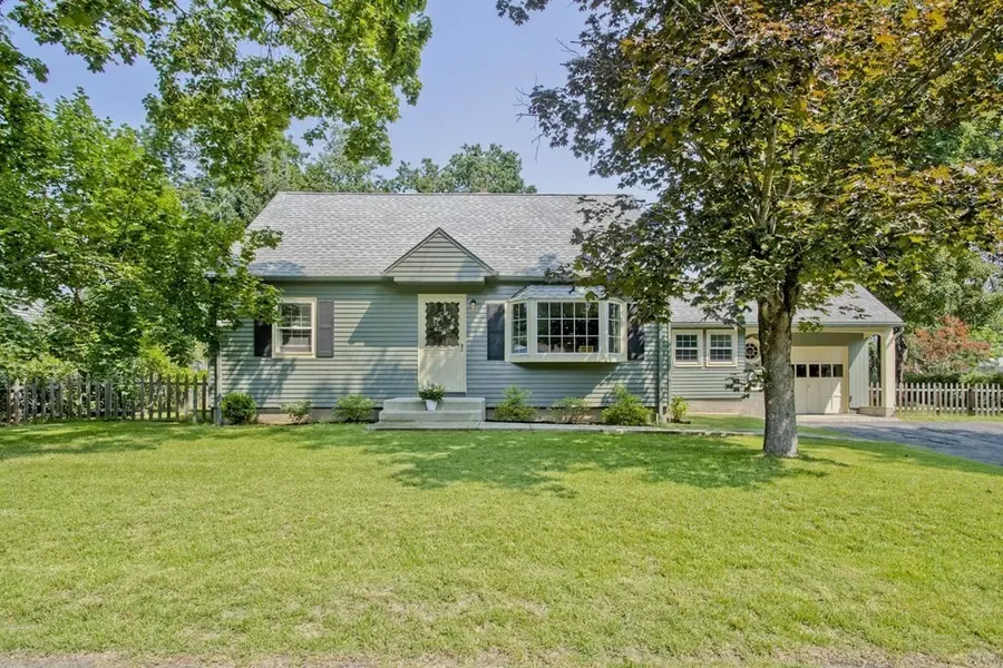 16 Gargon Ter, Southwick, MA 01077