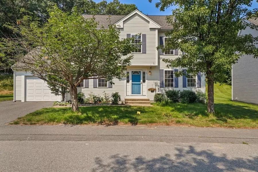 19 Joyce Ln, Boxborough, MA 01719