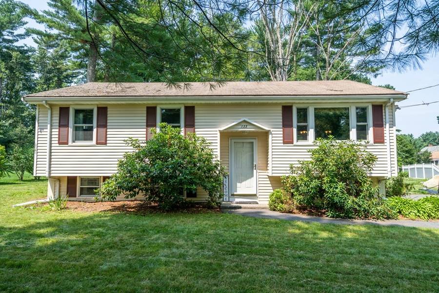 133 Chamberlain Street, Holliston, MA 01746