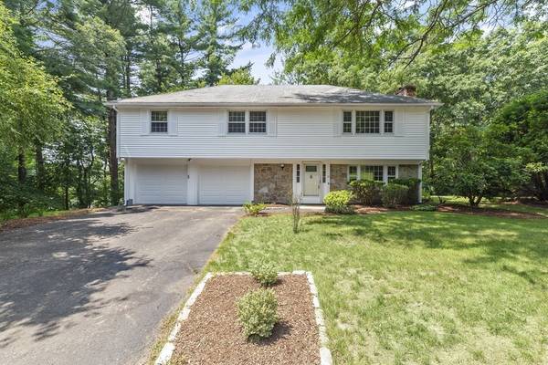 21 Bridle Path Circle, Framingham, MA 01701