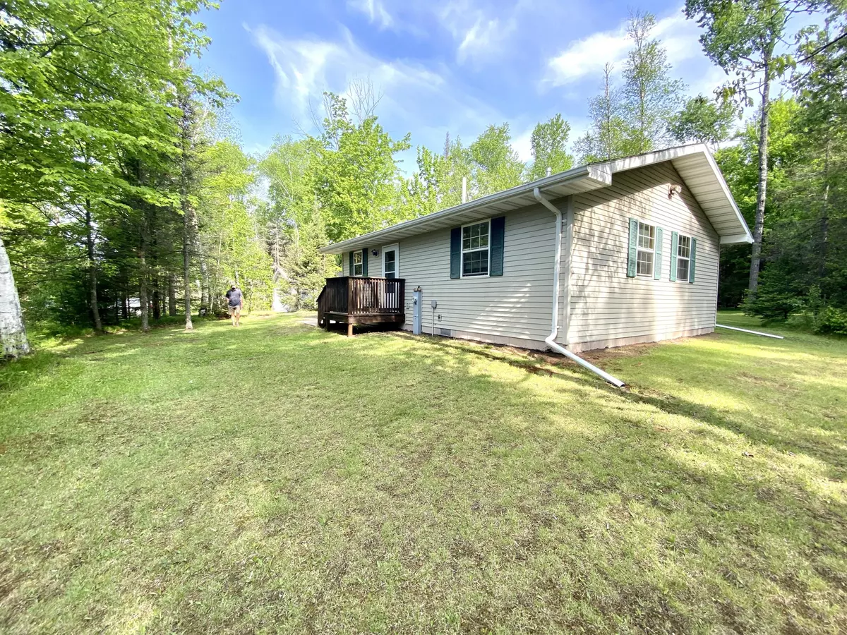 Aurora, WI 54121,2326 Cliffs Rd