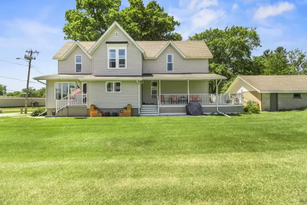 132 Seymour St, Sharon, WI 53585