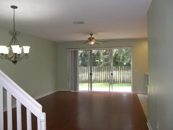 Vero Beach, FL 32966,2121 Timberlake CIR 1