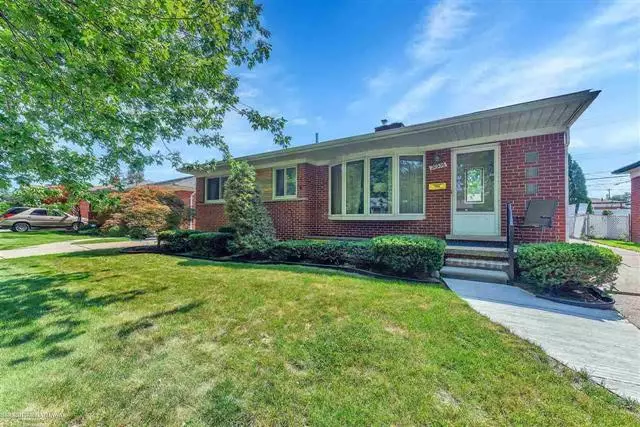 20936 BAYSIDE, St. Clair Shores, MI 48081