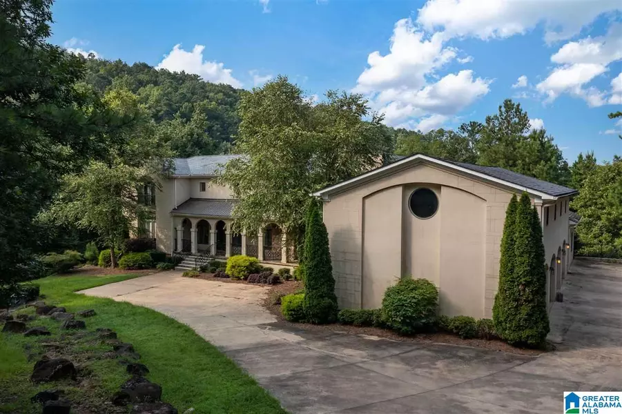 8452 CARRINGTON LAKE COVE, Trussville, AL 35173