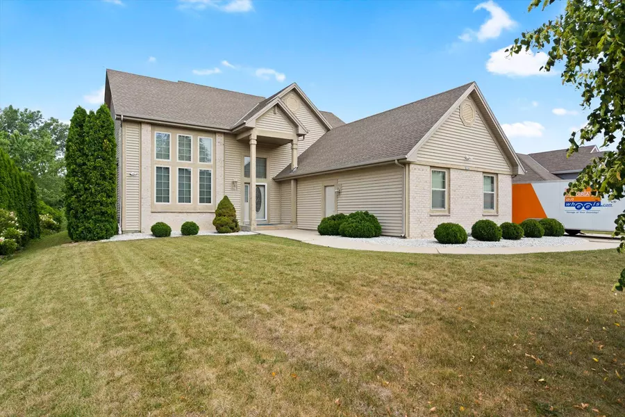 3178 W Yorkshire Cir, Franklin, WI 53132