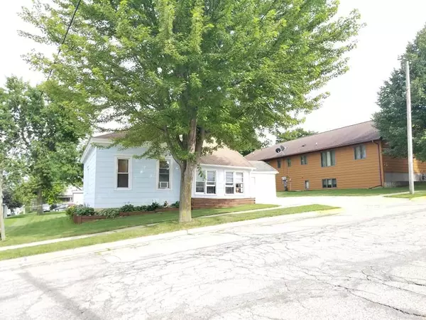 211 S UNION ST, Dodgeville, WI 53533