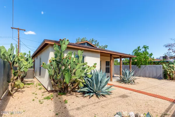 923 N Arcadia Avenue, Tucson, AZ 85711