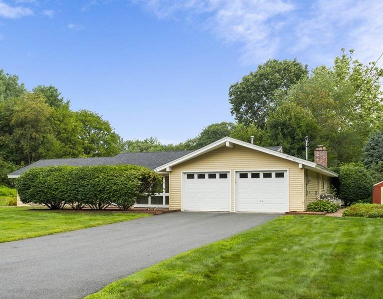 11 Bonanza Rd, Chelmsford, MA 01824