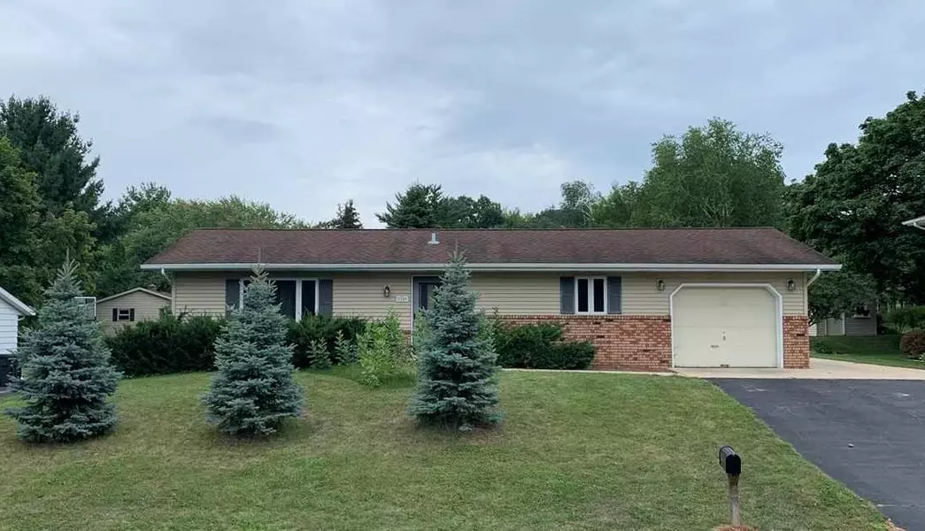 1209 Hyland Dr, Stoughton, WI 53589