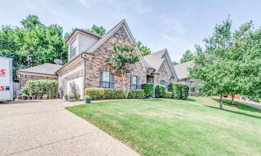 8285 FLETCHER RIDGE LN, Bartlett, TN 38133