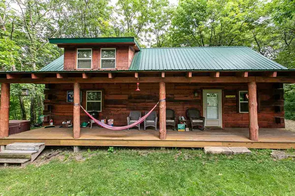 5534 N Dutch Hollow Rd, Potosi, WI 53820