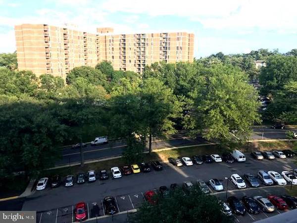 2300 PIMMIT DR #510, Falls Church, VA 22043