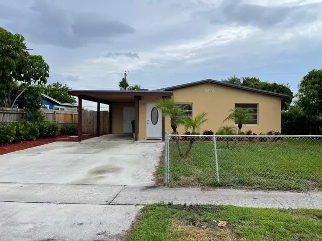 1678 W Avenue H, Riviera Beach, FL 33404