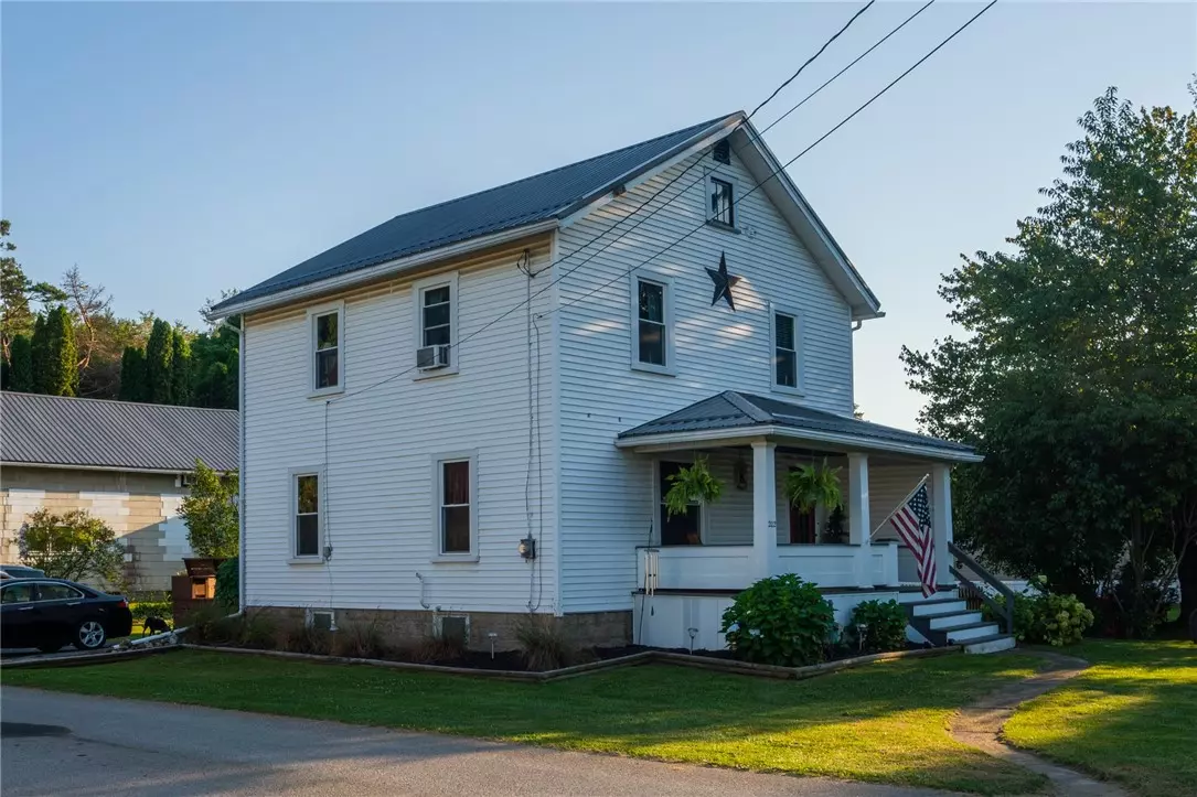 Harrisville, PA 16038,202 Walker St