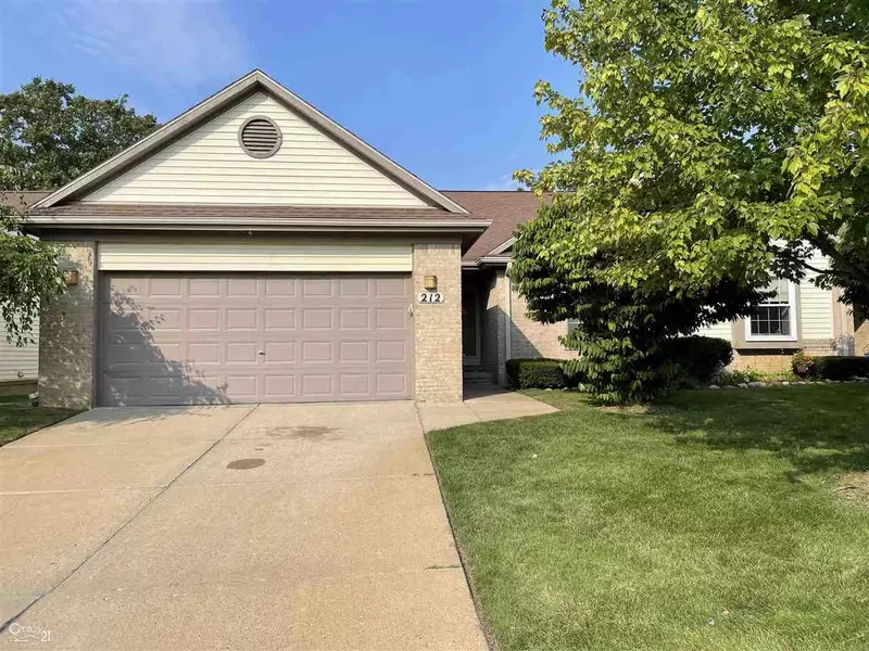 212 Winding Brook, Commerce Twp, MI 48390