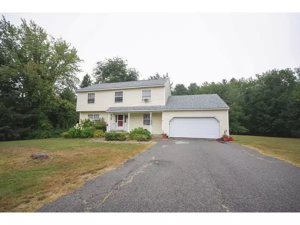 8 Bittersweet LN, Atkinson, NH 03811