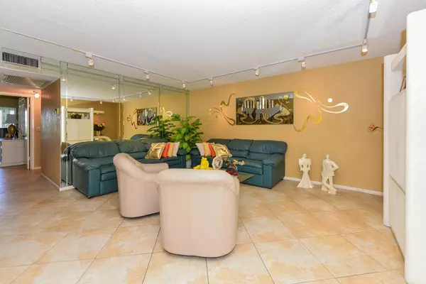 Deerfield Beach, FL 33442,3004 Ventnor G 3004