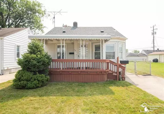 2561 DICKINSON, Trenton, MI 48183