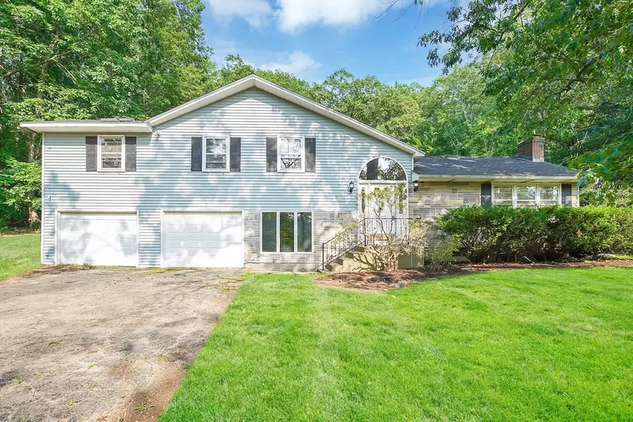 54 Davis Rd, Southwick, MA 01077