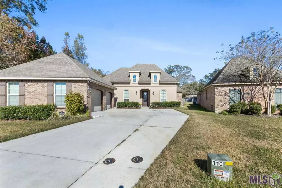 24939 PLANTATION LAKE AVE, Denham Springs, LA 70726