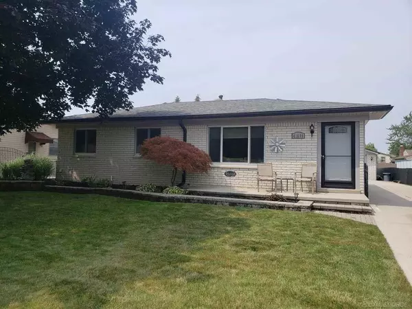 41699 Westmeath Cir, Clinton Township, MI 48038