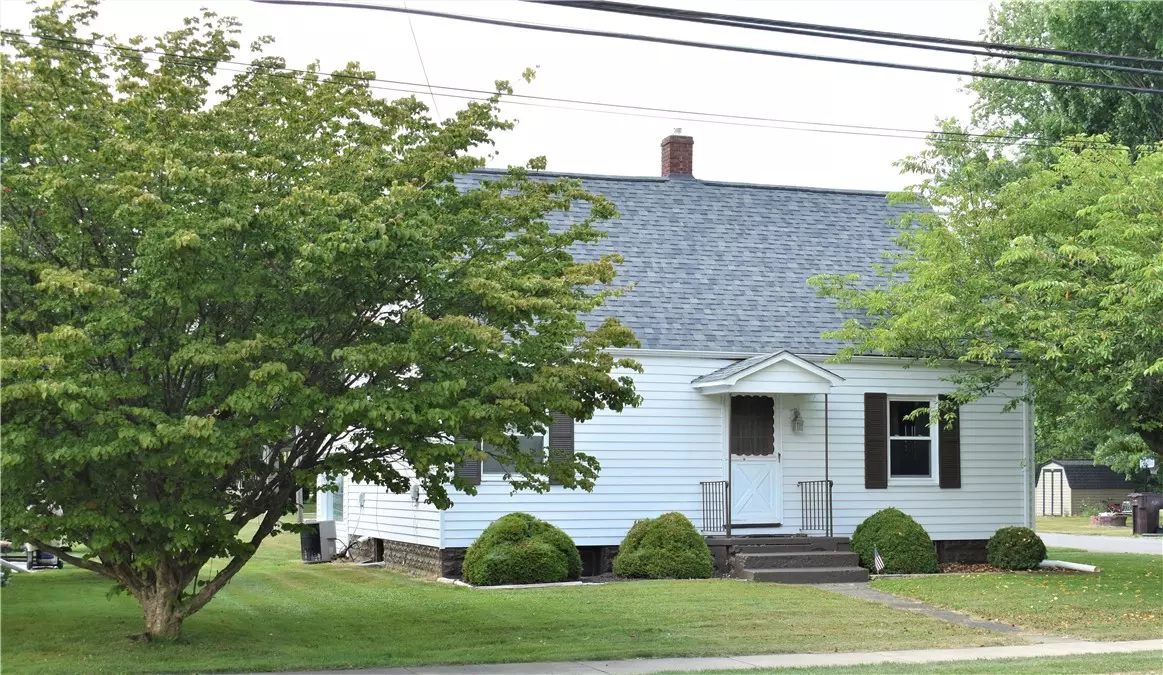 Harrisville, PA 16038,402 S Main St