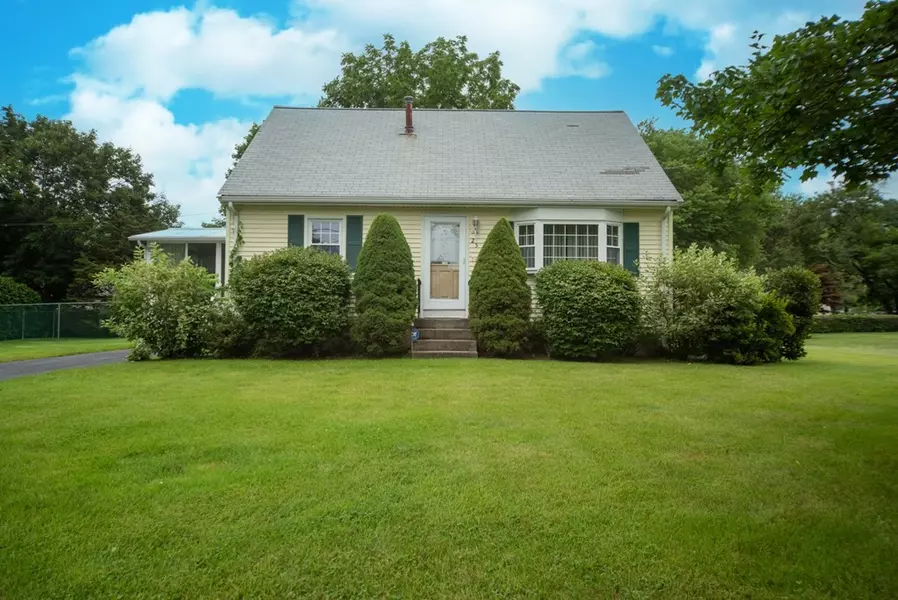 25 Brewster Rd, West Bridgewater, MA 02379