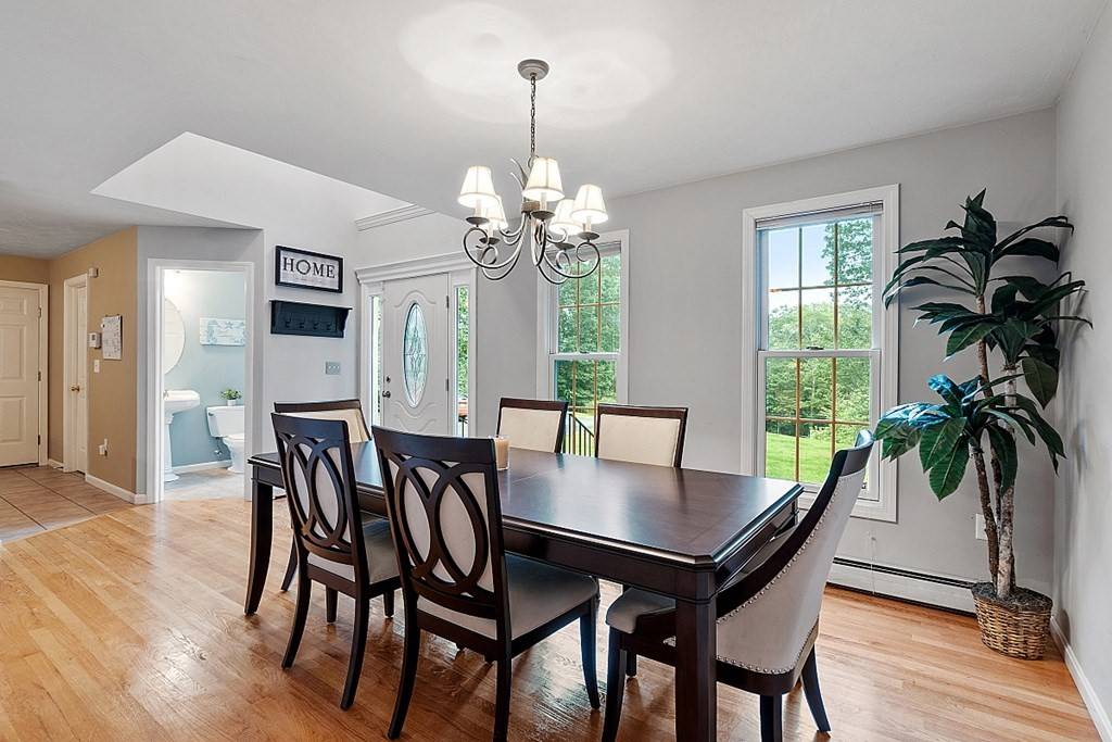 Charlton, MA 01507,25 Casey Road