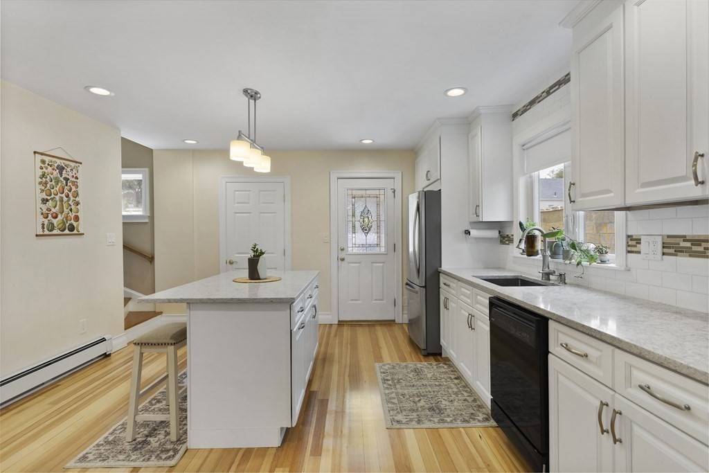Salem, MA 01970,406 Jefferson Avenue