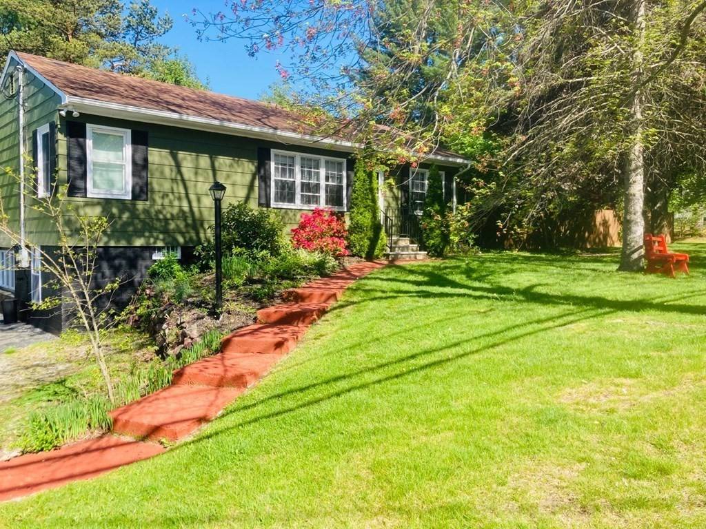 41 Hampstead St, Methuen, MA 01844