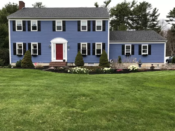 7 Arrow Ln, Acushnet, MA 02743