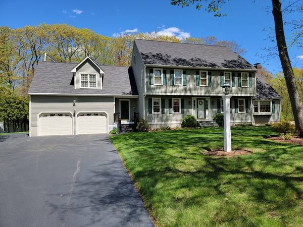 34 Blueberry Ln, Hopkinton, MA 01748