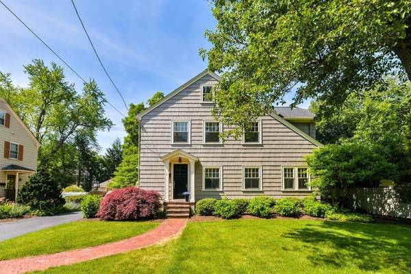 7 Heckle St, Wellesley, MA 02481