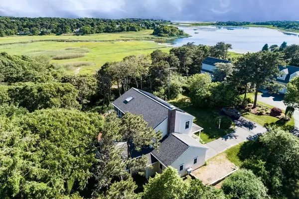 115 Seaquanset Rd, Chatham, MA 02633