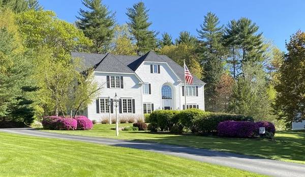 45 Wedgewood Dr, Hopkinton, MA 01748