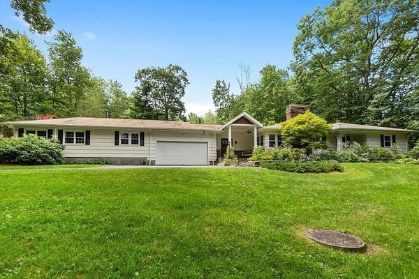 141 Kendall Hill Rd, Sterling, MA 01564