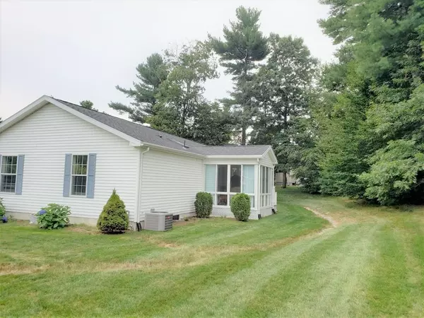 Middleboro, MA 02346,7701 Oak Point Drive