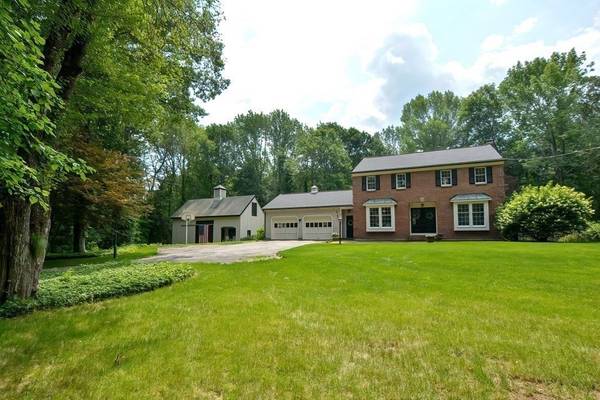 Sutton, MA 01590,5 Maple Lane