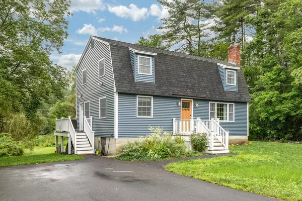 6 Oak Hill Street, Pepperell, MA 01463